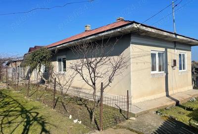 Casă cu 4 camere cu Teren 754 Mp în Central - 8