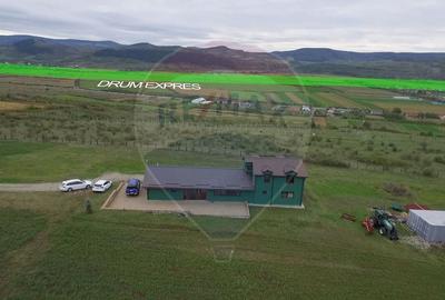 Teren 9.4 ha extravilan + casa 230 mp, COMISION 0% - 2