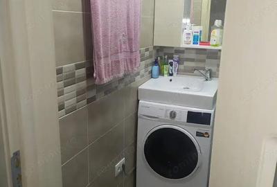 Apartament cu 2 camere semidecomandat în Girocului