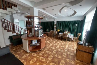 Casa | 9 camere | Garaj | Piscina | Teren 3.000 mp | Comision 0% - 19