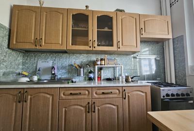 Apartament cu 2 camere semidecomandat, mobilat în 1 Mai - 4