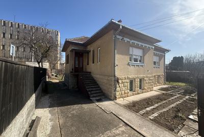 Casă individuală cu 6 camere cu Canalizare în Grigorescu - 1