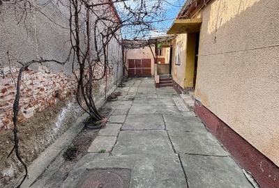 Casă individuală cu 3 camere cu Canalizare în Gușterița - 1