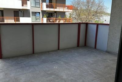 Apartament cu 2 camere semidecomandat în Florești