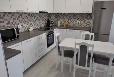 Apartament cu 3 camere decomandat în Lotus - 1