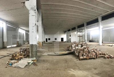 Spațiu comercial, de 1,250 mp, în Central - 15