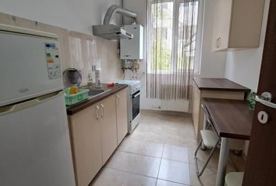 Apartament cu 2 camere decomandat, mobilat în Apărătorii Patriei