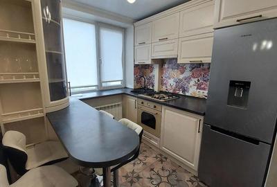 Garsonieră decomandată în Eroii Revoluției - 3