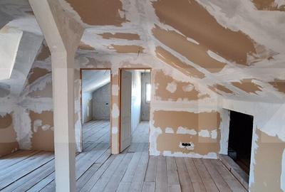 Casa individuala, 8 camere, 3 bai, 256 Su, 730 teren, Jucu H - 2