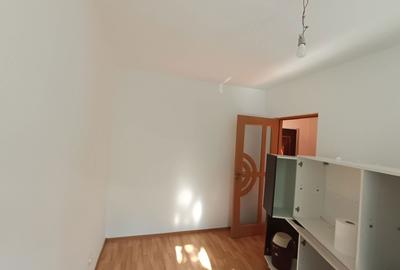 Apartament cu 3 camere semidecomandat în Micro 17 - 7