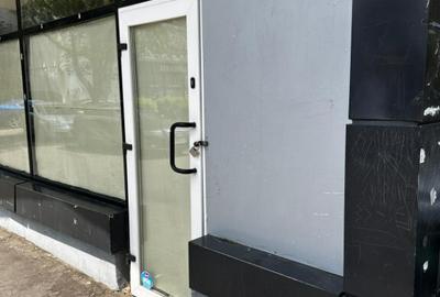 Spatiu Comercial,Metrou 1 Mai, Trafic pietonal intens. - 2