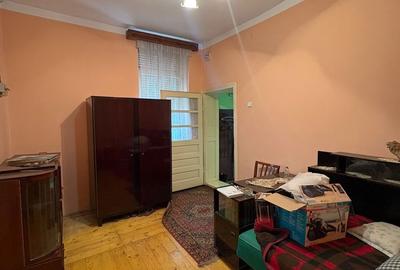Casă cu 3 camere cu Teren 374 Mp în Central