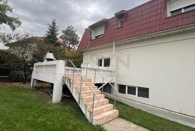 Casă individuală cu 10 camere cu Canalizare în Sisești - 3