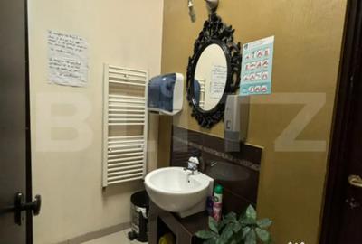 Spațiu comercial, de 180 mp, în Central - 4