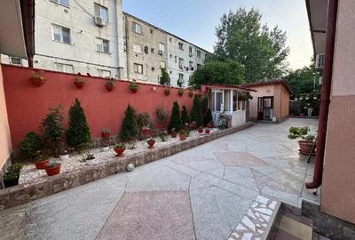 Casă cu Teren 740 Mp în Central - 1