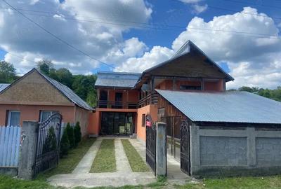 Casa Comuna Vidra sat .Burca