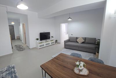 Apartament cu 2 camere decomandat, mobilat în Central
