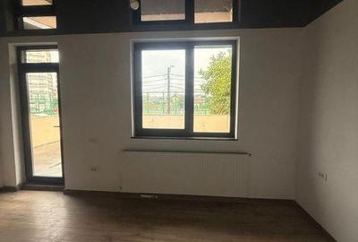 Casă cu 4 camere cu Teren 230 Mp în Central