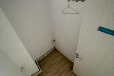 Spațiu comercial, de 129 mp, în Central - 8