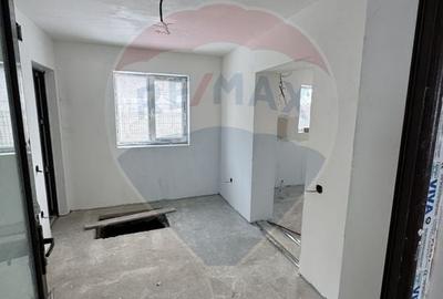 Casă cu 6 camere cu Teren 2952 Mp în Colceag - 6