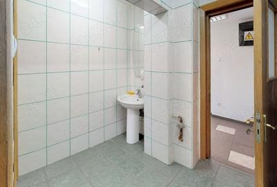 Spațiu comercial, de 79 mp, în Central - 1