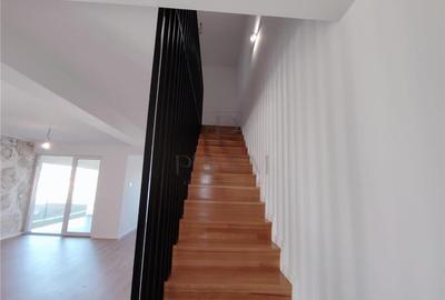 Duplex cu 4 camere cu Canalizare în Moșnița Veche - 9