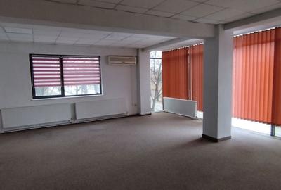 Spațiu comercial, de 150 mp, în Central - 3