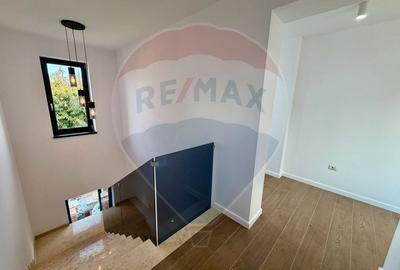 Casă cu 4 camere cu Canalizare în Nord - 12