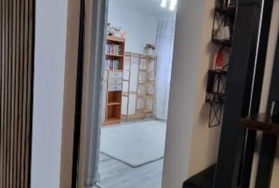 Apartament cu 3 camere decomandat, mobilat în Micro 4 - 3