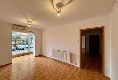 Spatiu comercial de inchiriat cu vitrina si - 2
