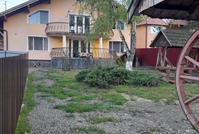 Casă cu 4 camere în Bărdești - 2