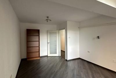 Apartament cu 3 camere decomandat în Polivalentă - 8