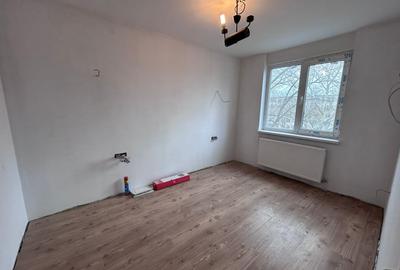 Apartament cu 3 camere semidecomandat în Hristo Botev - 4