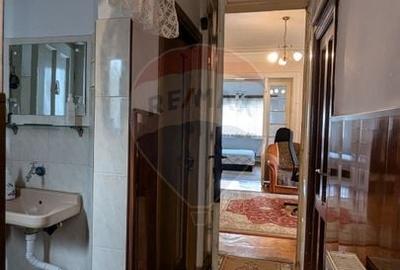 Casă cu 11 camere cu Teren 330 Mp în Iancului - 41