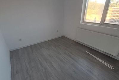 Casă cu 4 camere cu Teren 450 Mp în Bârnova - 2
