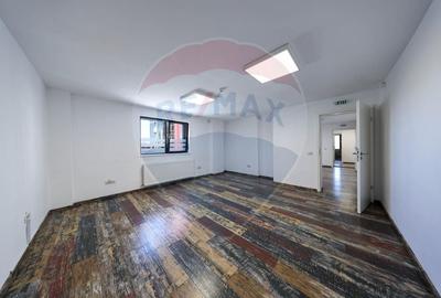 Birou, de 139.25 mp, în 13 Decembrie - 29