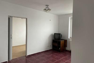 Apartament cu 3 camere semidecomandat în Pieptănari - 3