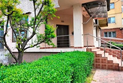 Spațiu comercial, de 71 mp, în Central - 1