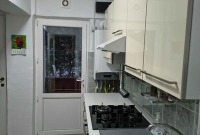 Apartament cu 3 camere decomandat în Sud - 2