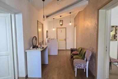 Spațiu comercial, de 69 mp, în Central - 12