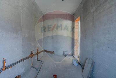 Casă cu Teren 1642 Mp în Hoghiz - 18