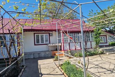 Casă cu 4 camere cu Teren 400 Mp în Bârlad - 10