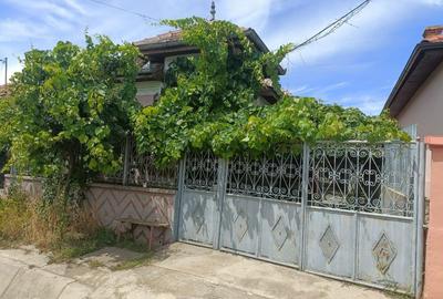Casă cu 4 camere în Șimian - 12