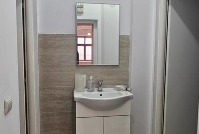 Inchiriez spatiu cu schimbarea de destinatie in alimentatie publica,Piata Mare - 5