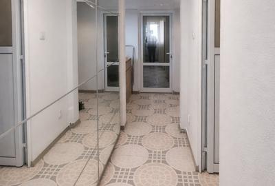 Garsonieră decomandată în Titan - 4