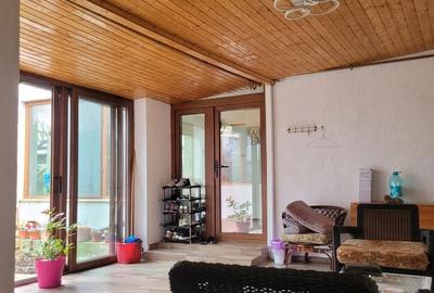 Casă individuală cu 5 camere cu Canalizare în Km 5 - 36