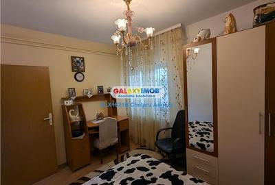 Camera de Comert, apartament 3 cam, decomandat, bloc 2008 - 11