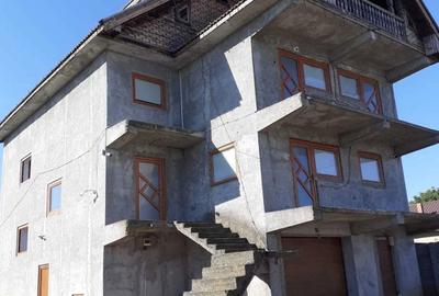 Casă cu 4 camere în Caracal - 2