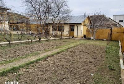 Casă cu 4 camere cu Teren 750 Mp în Central - 2