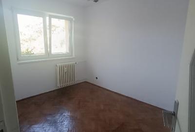 Apartament 4 camere ultracentral , etaj 3/4, Aleea Nucului - 11